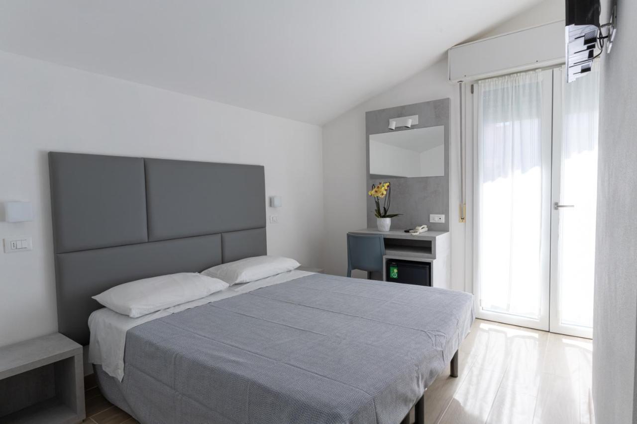 Hotel Eugenio Cesenatico Esterno foto