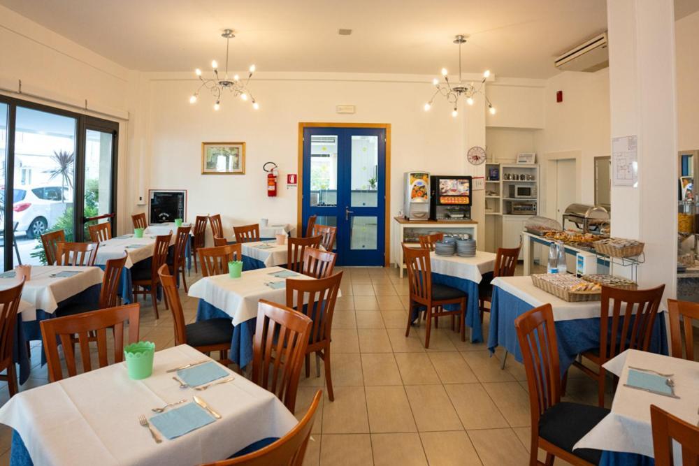 Hotel Eugenio Cesenatico Esterno foto