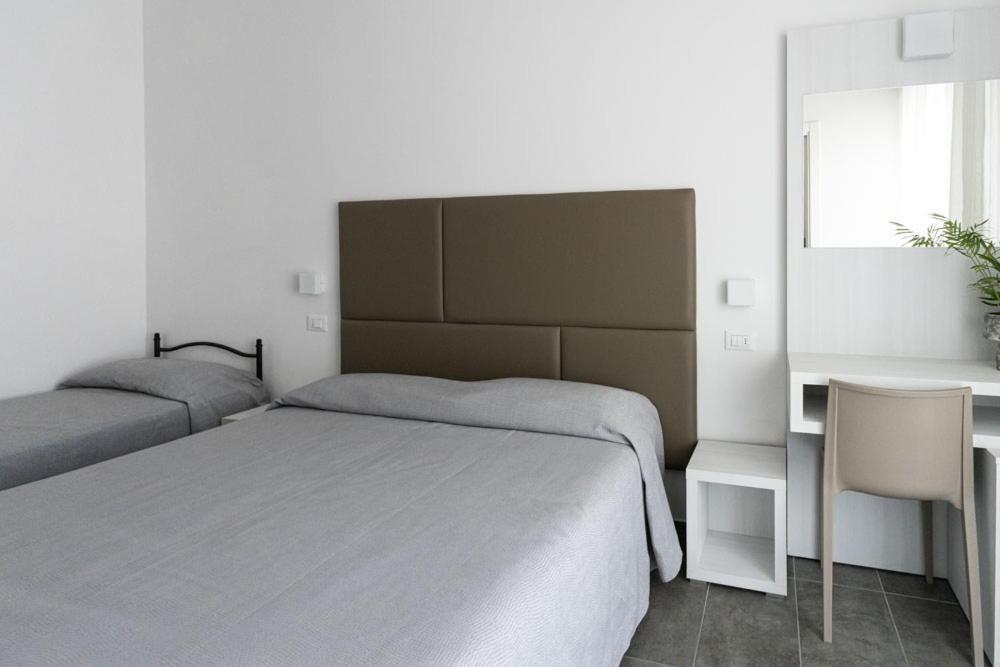 Hotel Eugenio Cesenatico Esterno foto