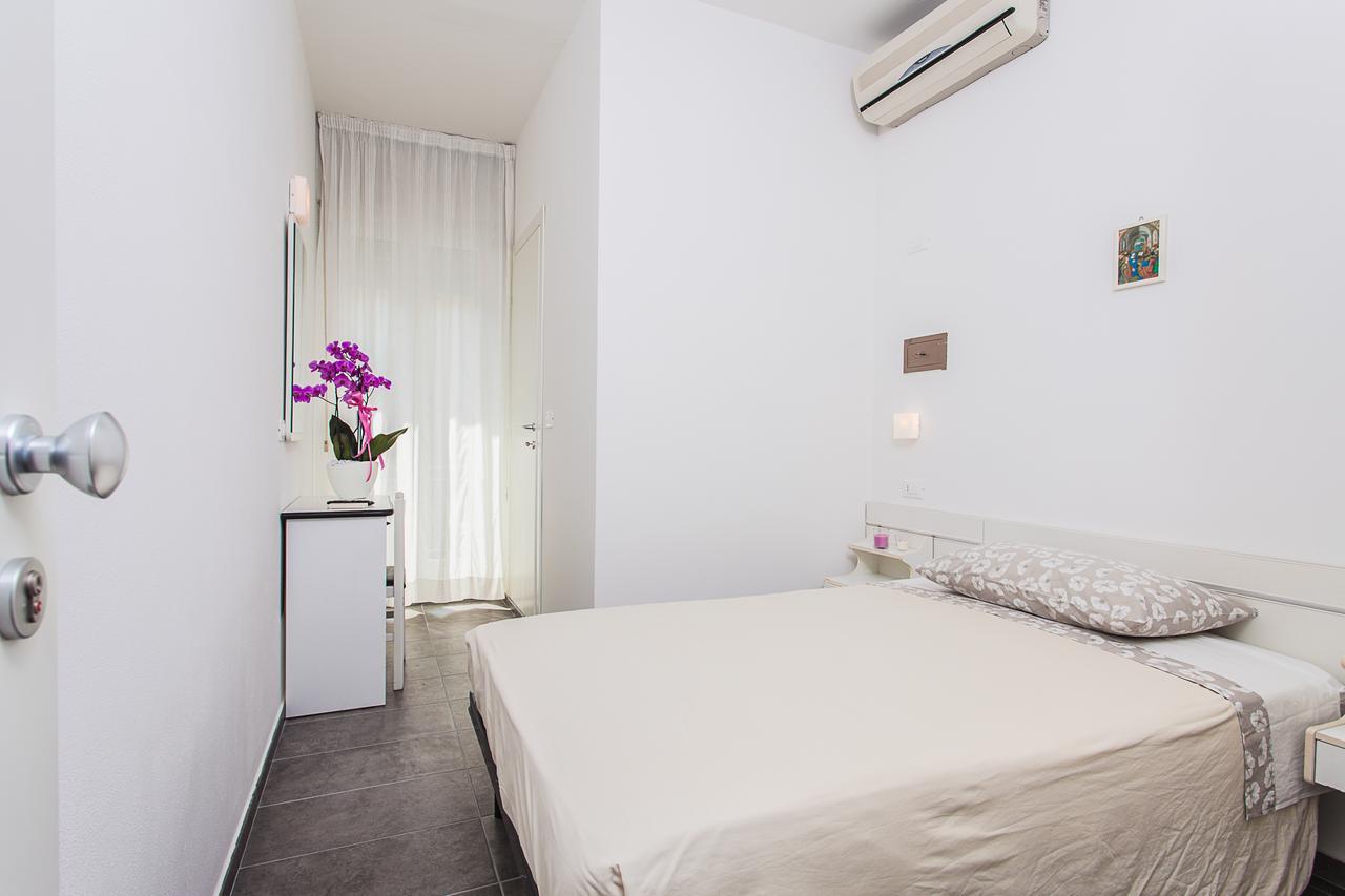 Hotel Eugenio Cesenatico Esterno foto