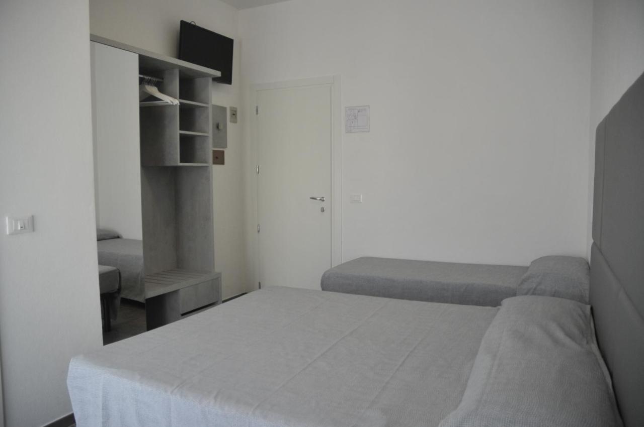Hotel Eugenio Cesenatico Esterno foto
